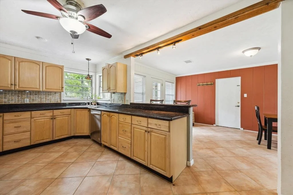Photo of 9741 Warwana Road