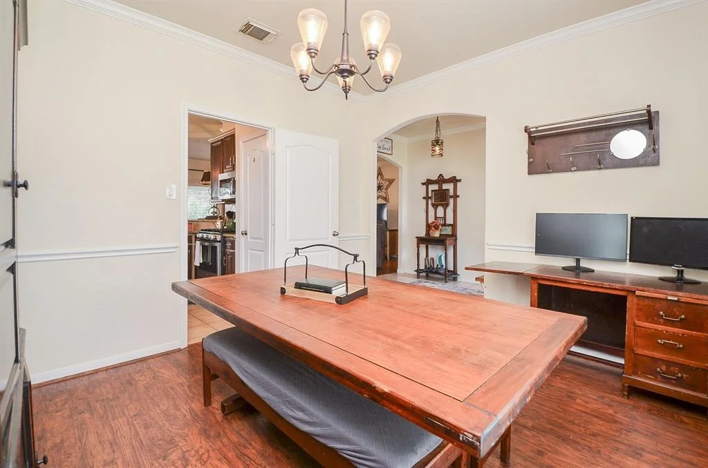 Photo of 6102 Pine Lakes Drive