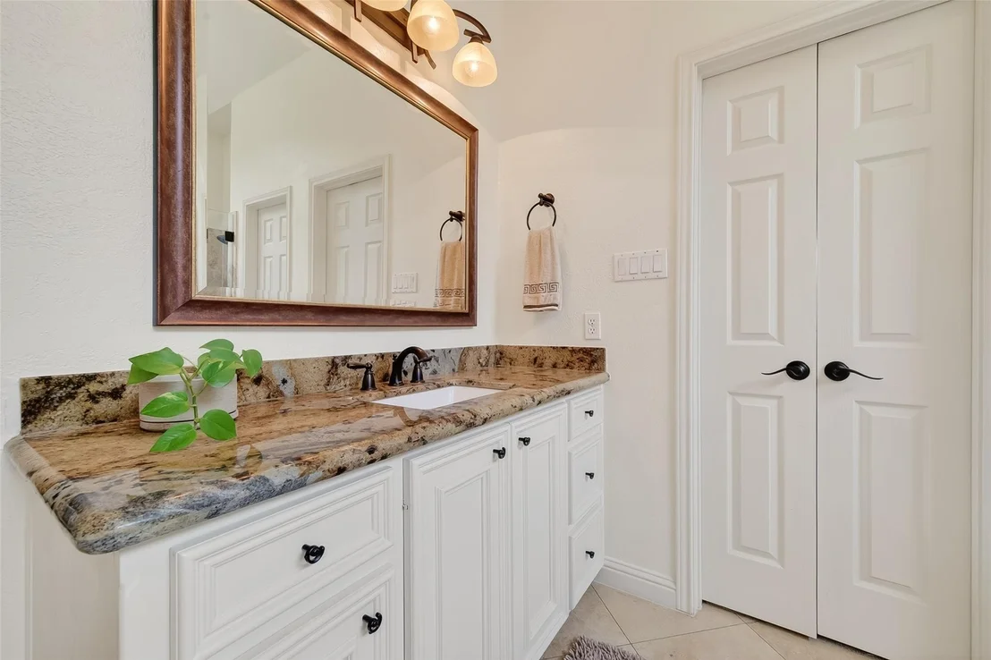 Photo of 15 Stonecliff Circle