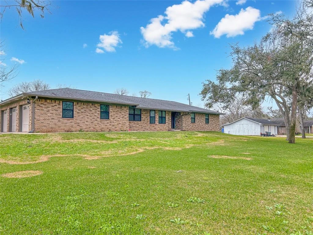 Photo of 302 Buffalo Trail