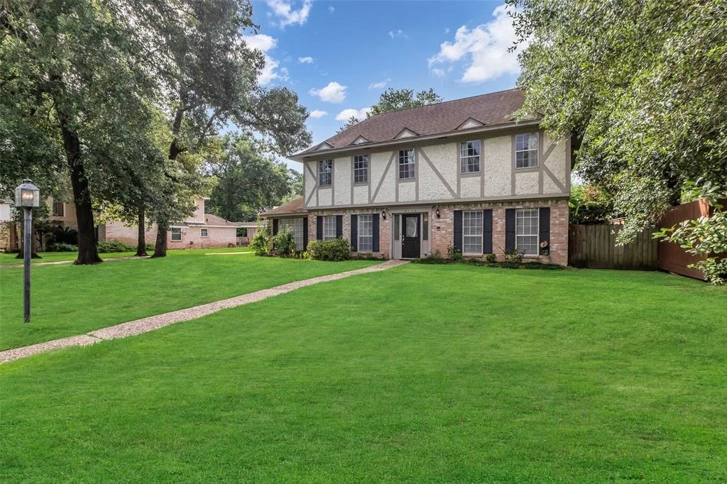 Photo of 8115 Winding Oak Lane