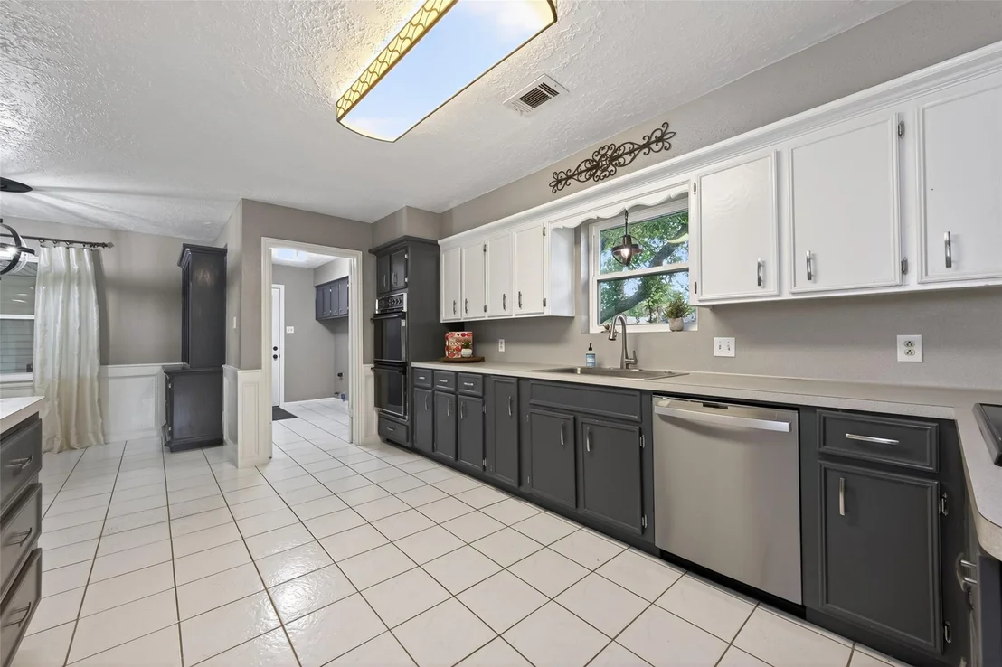 Photo of 7911 Pine Green Lane