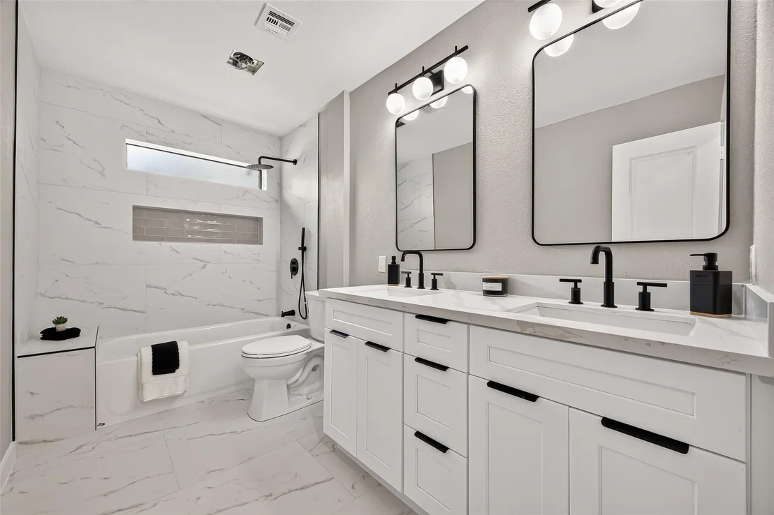 Photo of 15103 Plaza Libre Drive
