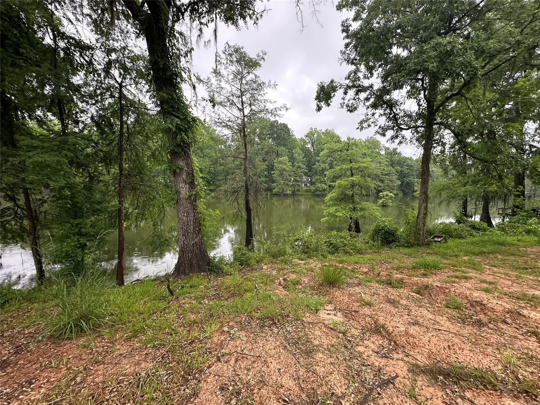 Photo of 454 Lakeview Drive
