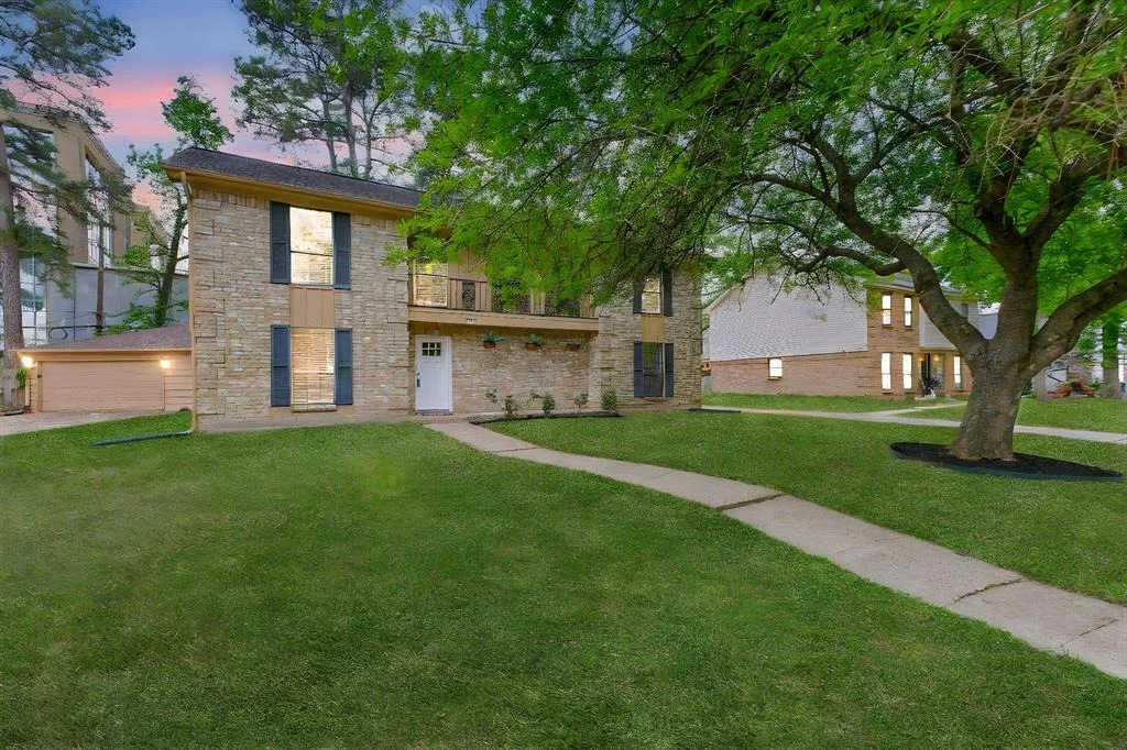 Photo of 16011 Southampton Drive