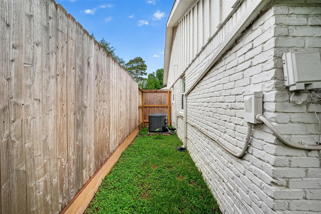 Photo of 5006 Creekbend Drive