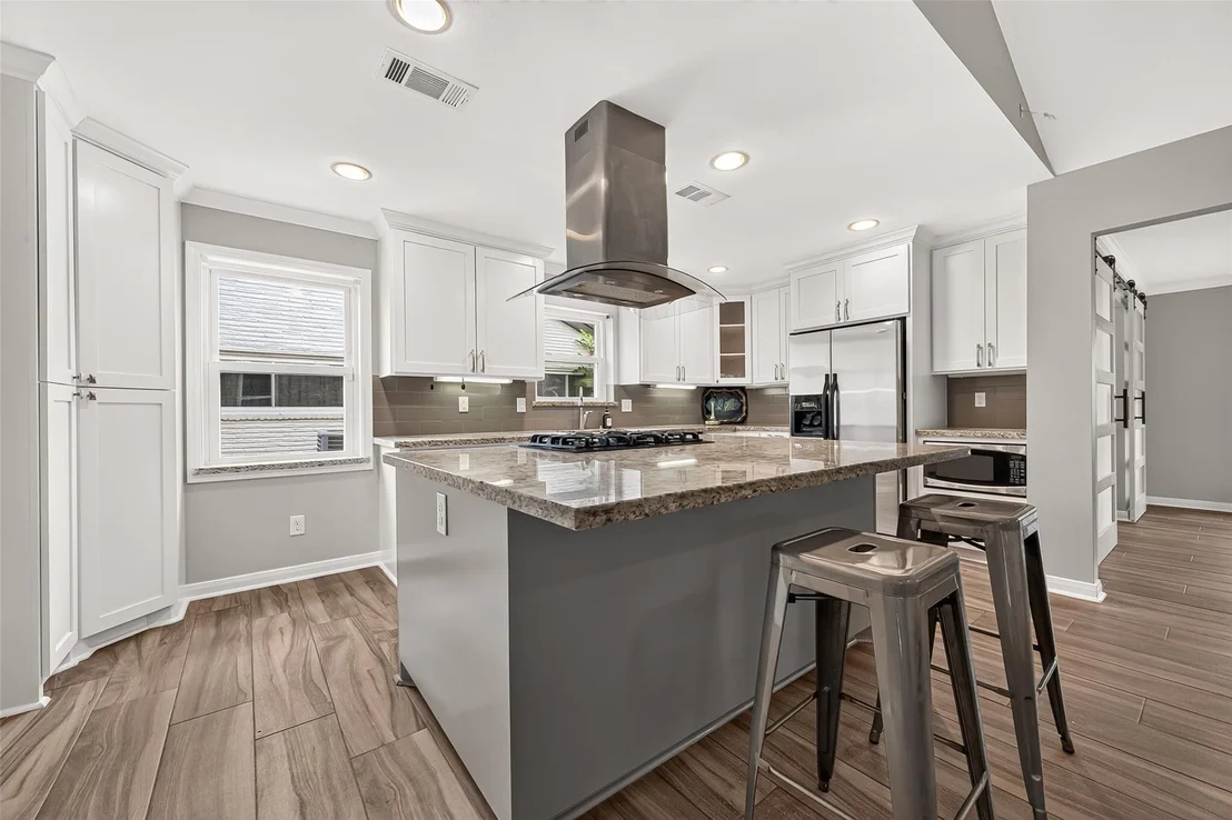 Photo of 6011 Benning Drive