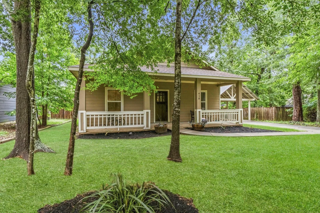 Photo of 418 Commanche Road