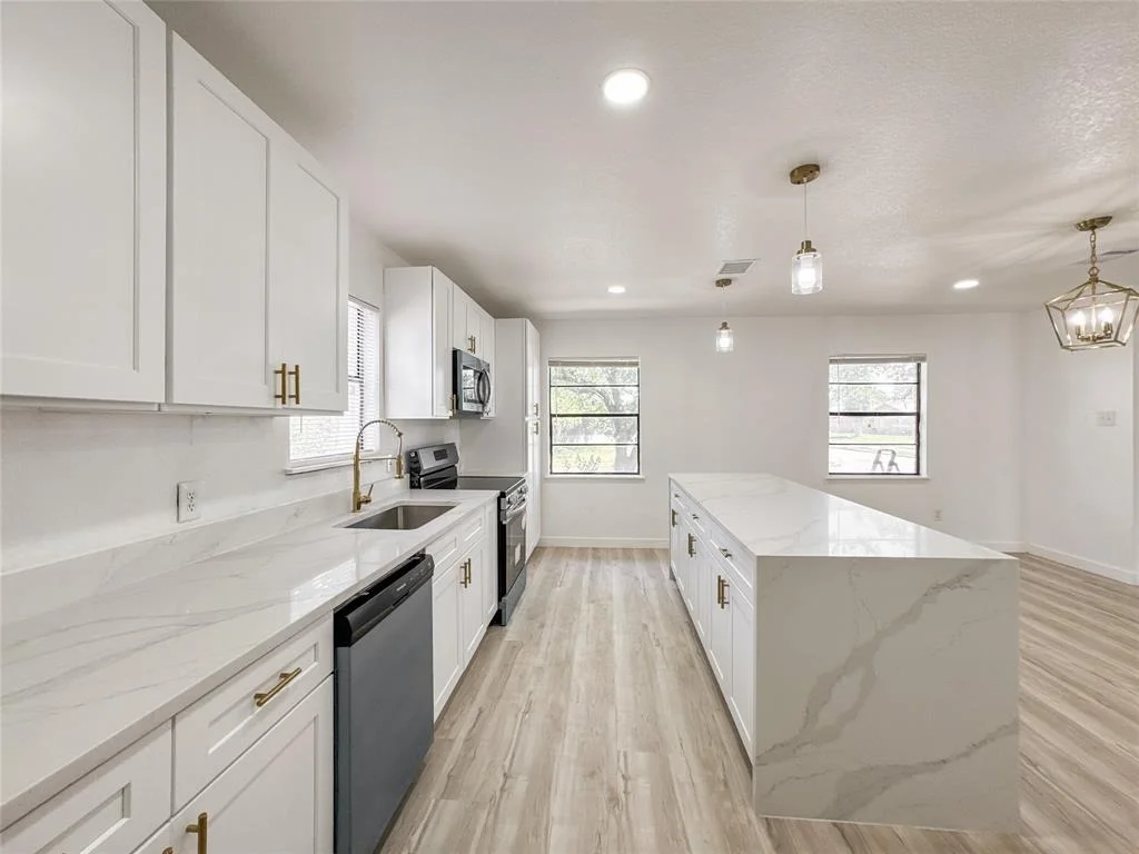 Photo of 14214 Morinscott