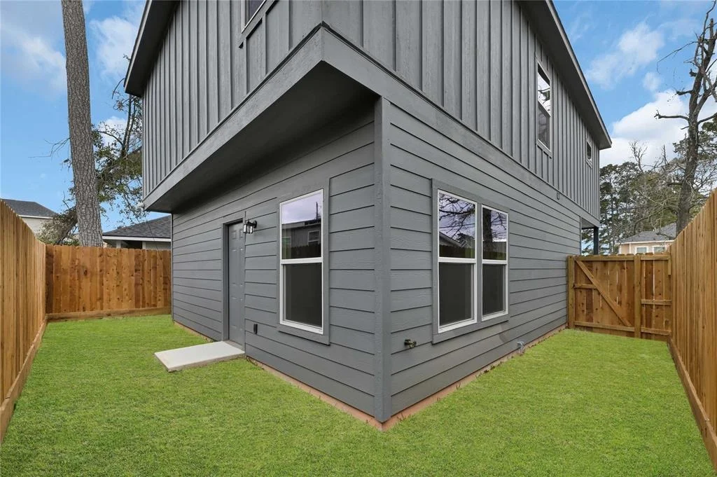 Photo of 16682 Meadowcroft
