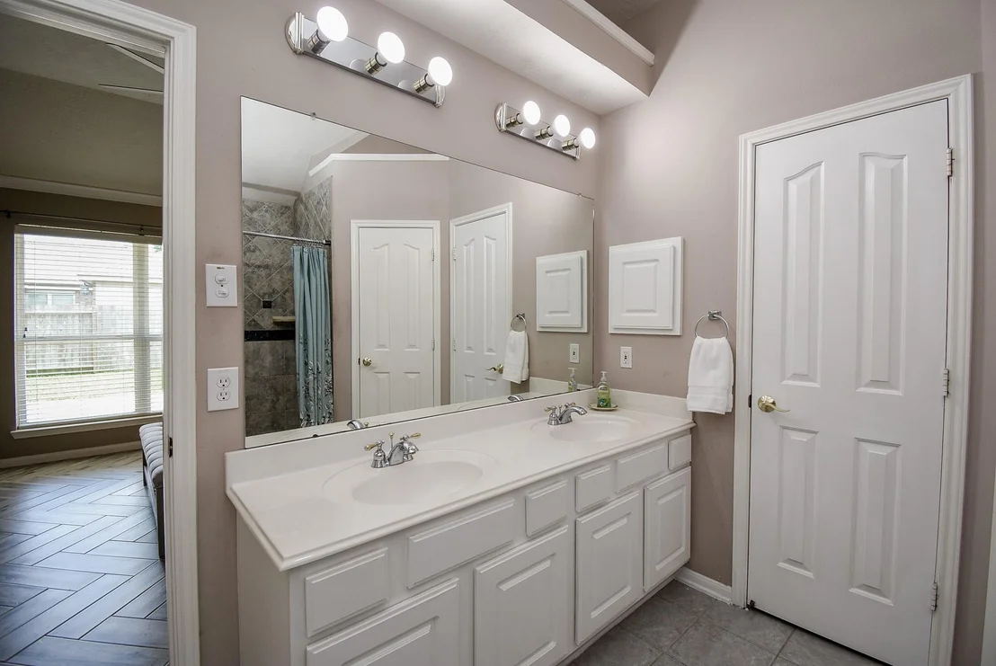 Photo of 7915 Fall Hollow Drive