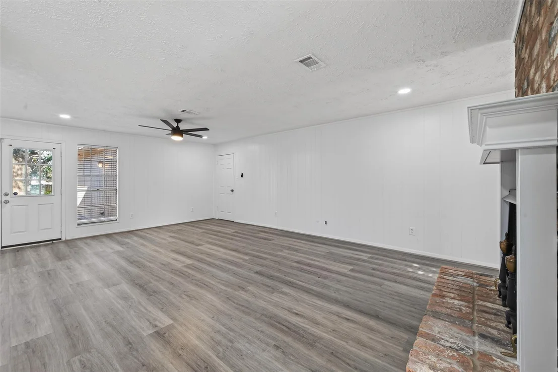 Photo of 6038 Greenmont Drive