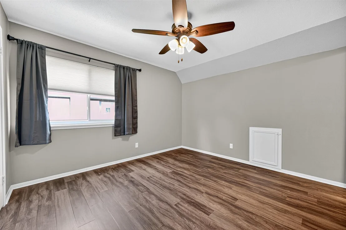 Photo of 18307 Harrow Hill Drive