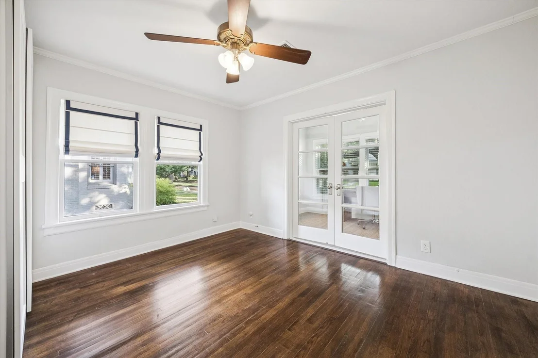 Photo of 1402 Vassar Street