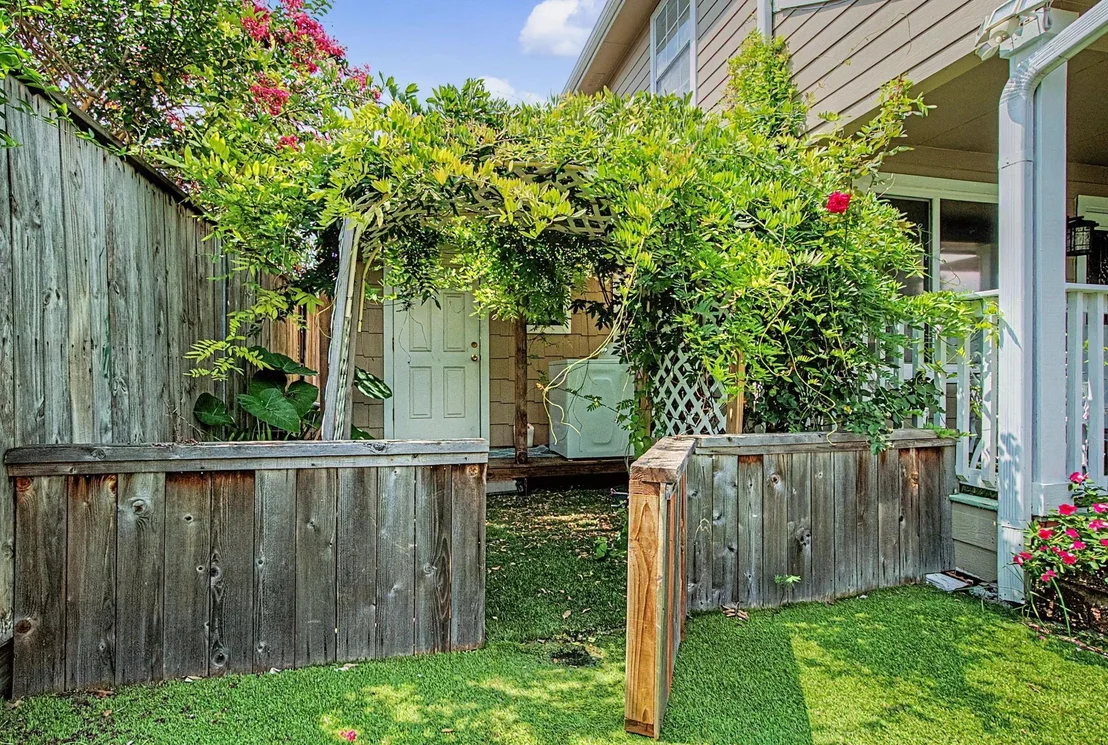 Photo of 10034 Alfred Lane
