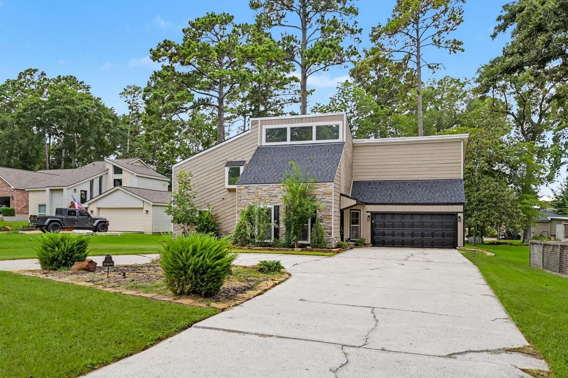 Photo of 15211 Jamaica Drive