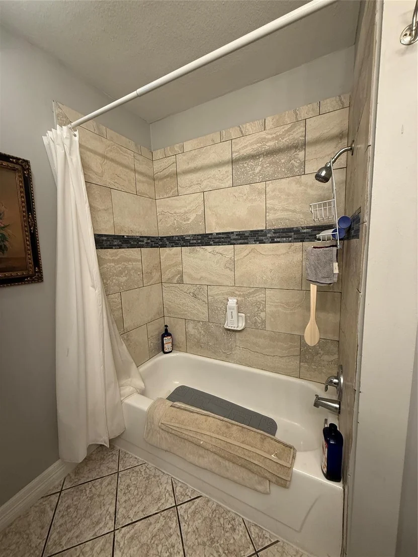 Photo of 214 Maybrook Drive