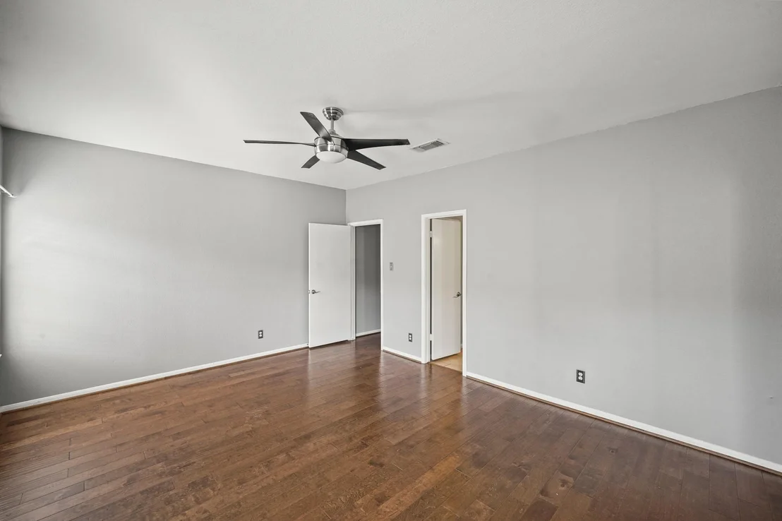 Photo of Unit 306 at 3780 Tanglewilde Street