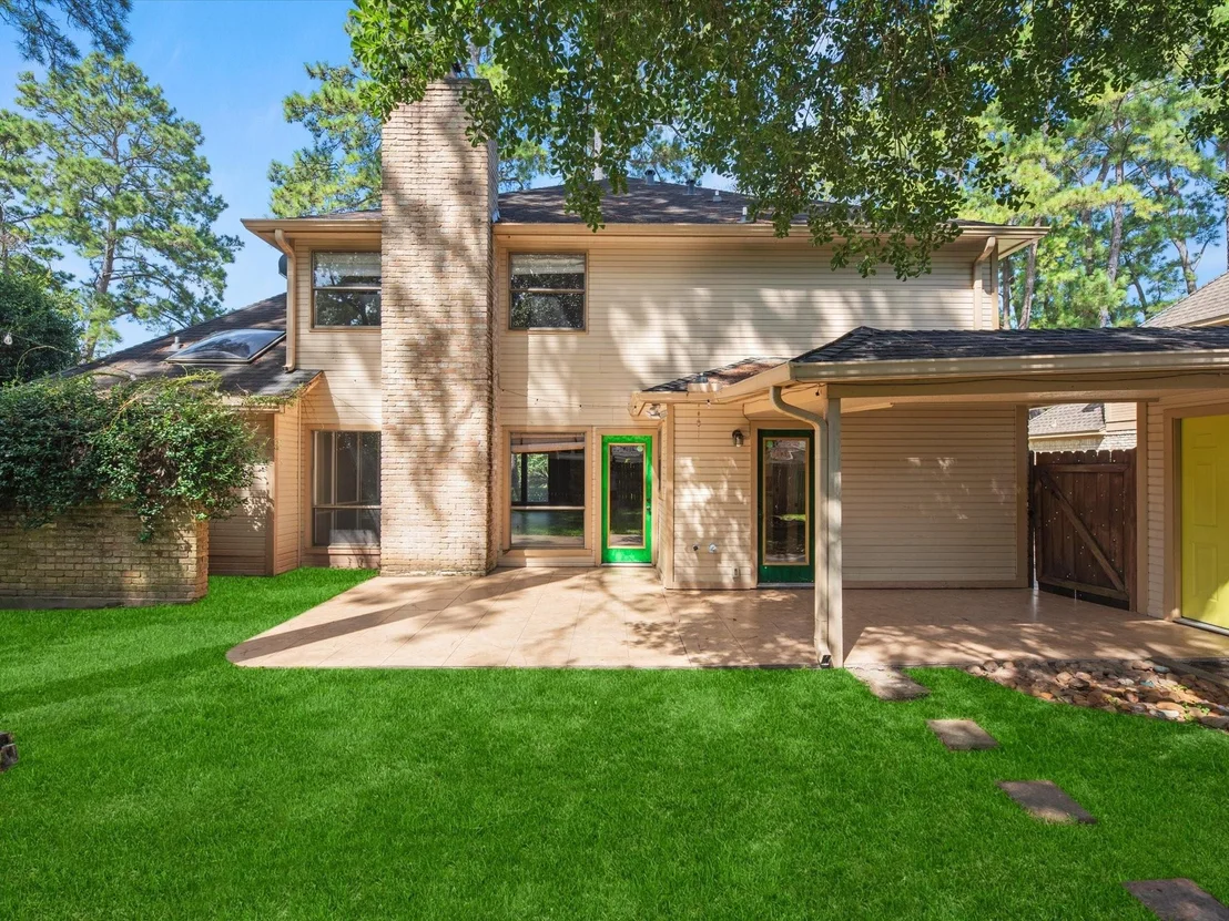 Photo of 18310 Lake Oaks Drive
