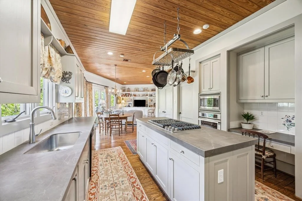 Photo of 15 River Circle