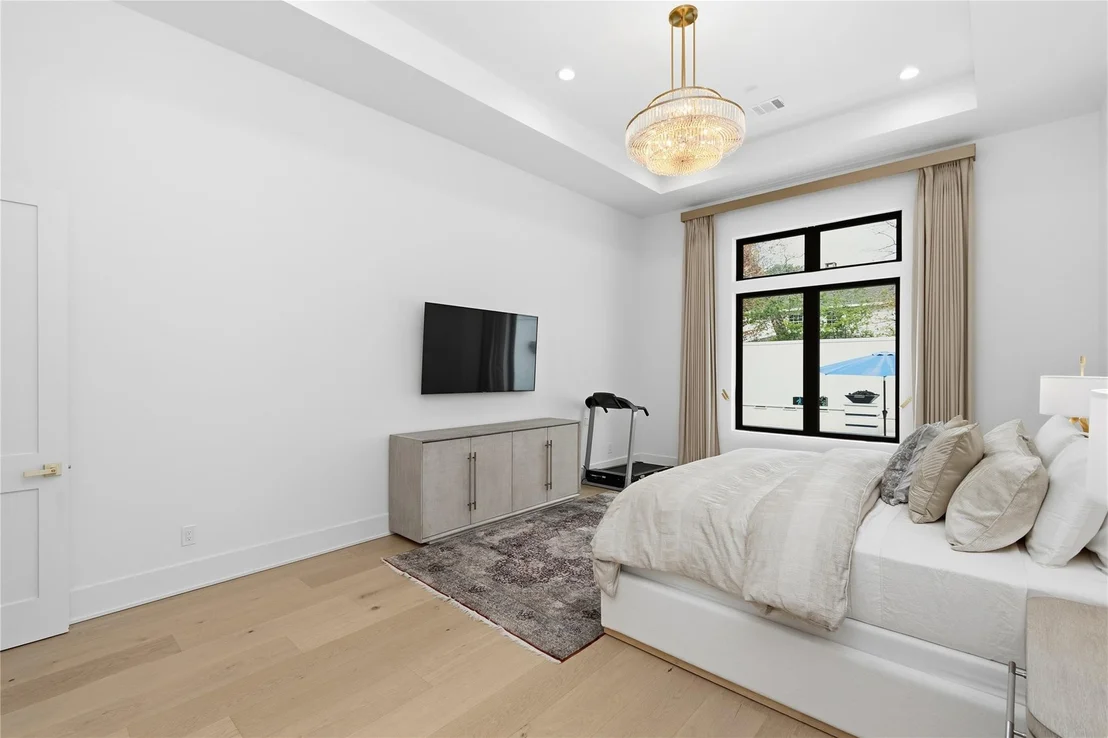 Photo of 13034 Memorial Drive