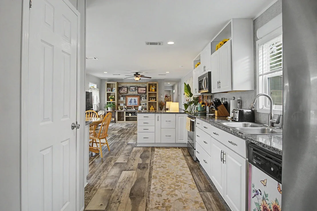 Photo of 637 Lakeview Drive