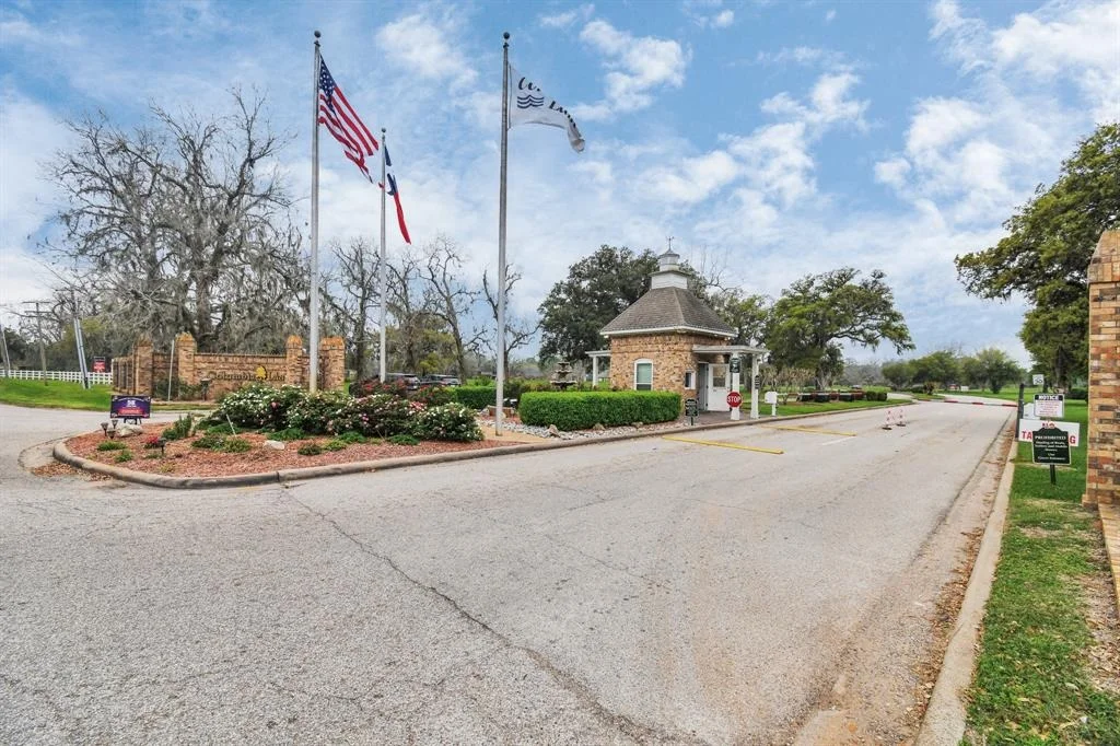 Photo of 226 Edgewater Drive