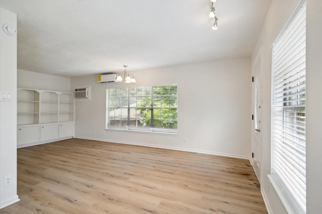 Photo of 25402 Lynbriar Lane