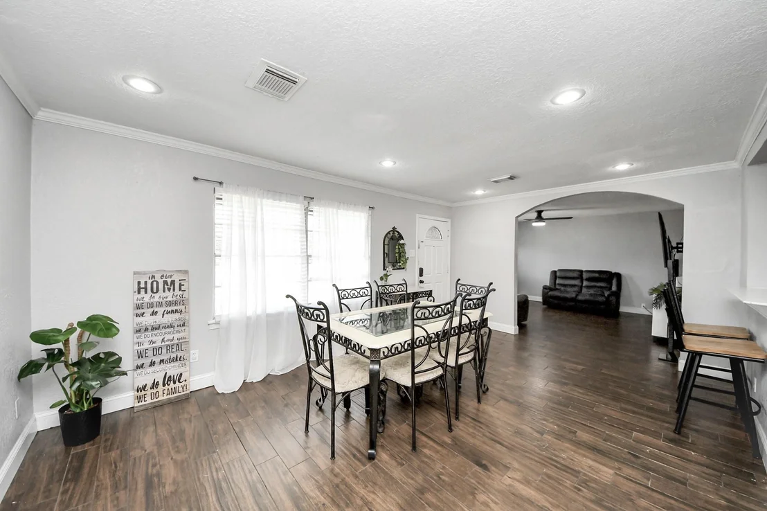 Photo of 805 Armor Avenue