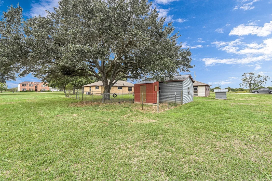 Photo of 1181 Schmidt Road
