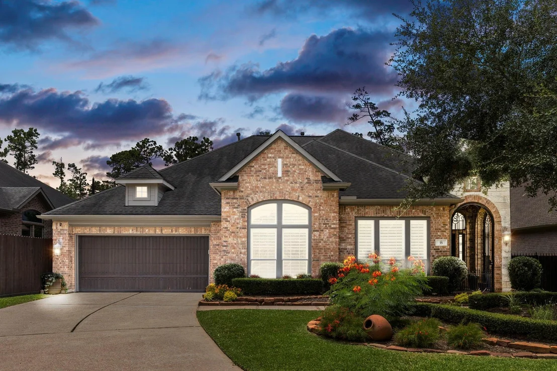 Photo of 35 Avalon Oaks Court