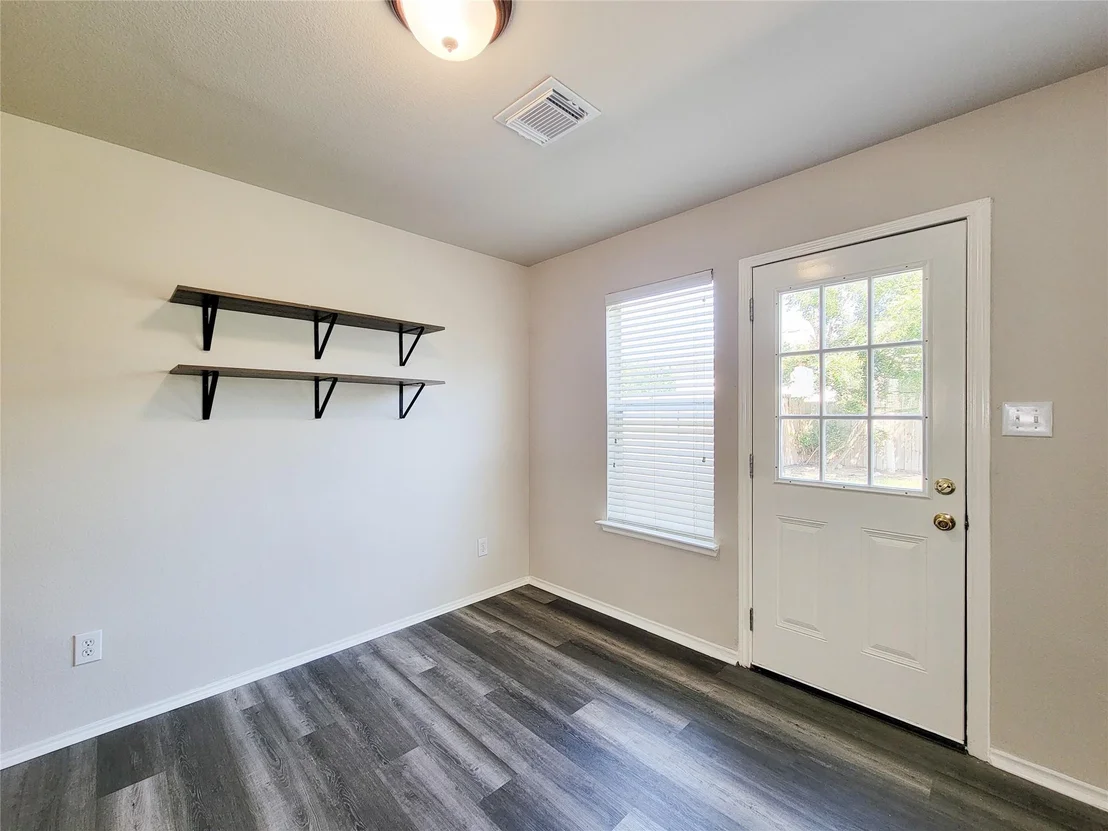 Photo of 5746 Roehampton Court