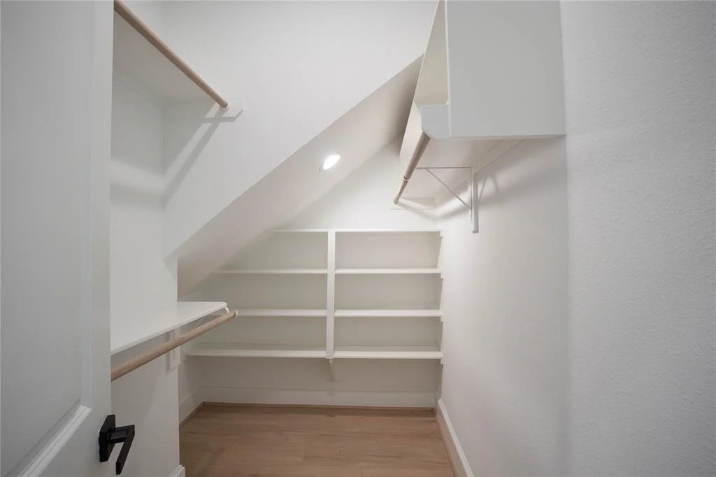 Photo of 2117 Sauer