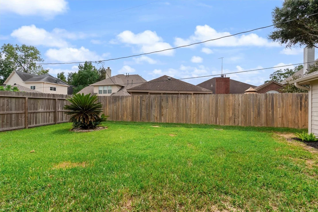 Photo of 19111 Emory Trail