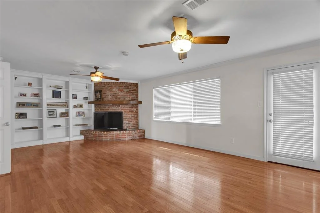 Photo of 2010 Oceanview Drive