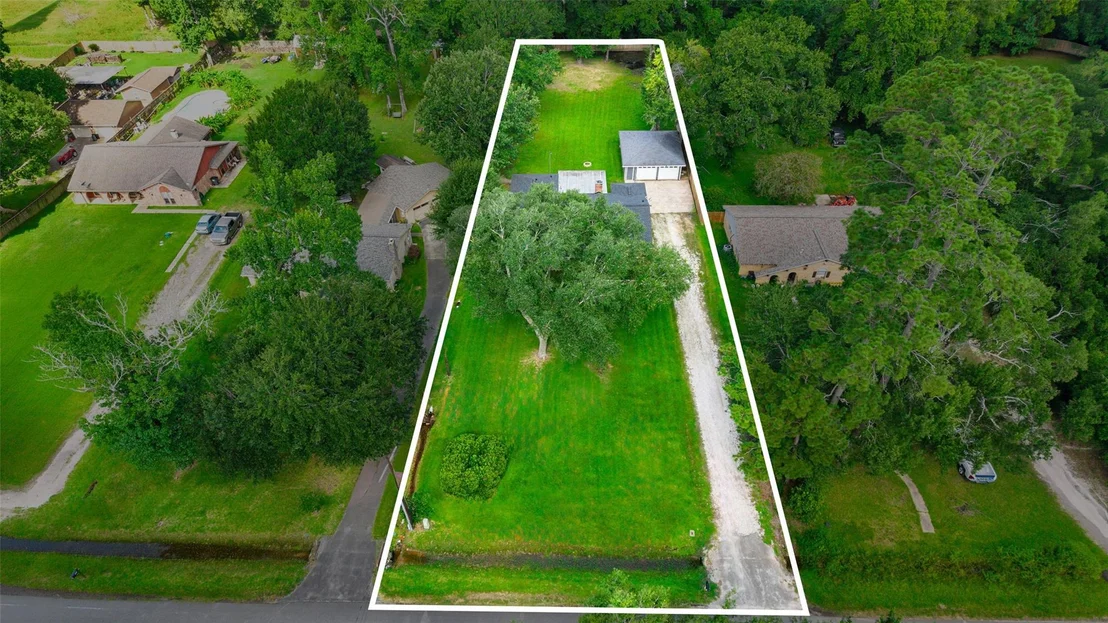 Photo of 20472 Lakeside Drive