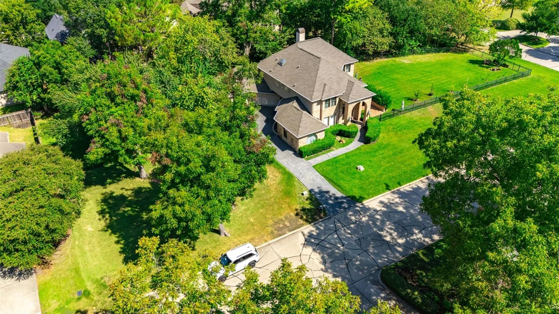 Photo of 566 Edgewood Drive