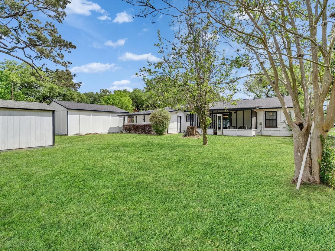 Photo of 905 Bartlett Road