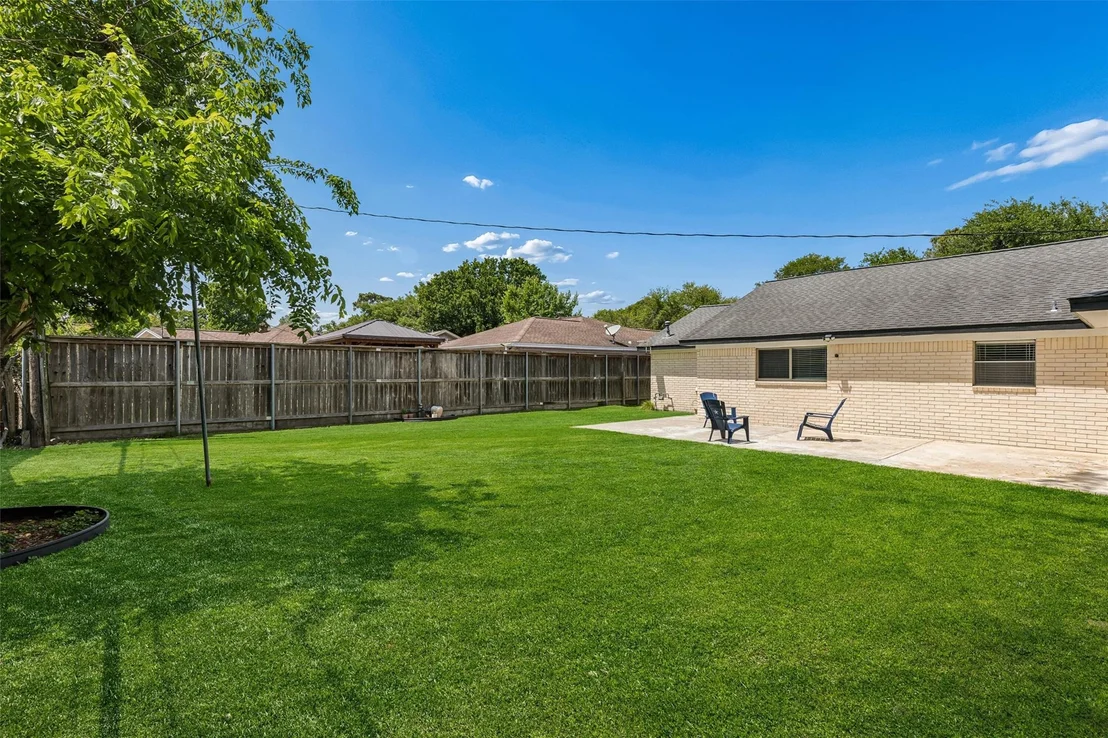 Photo of 5811 Birchmont Drive