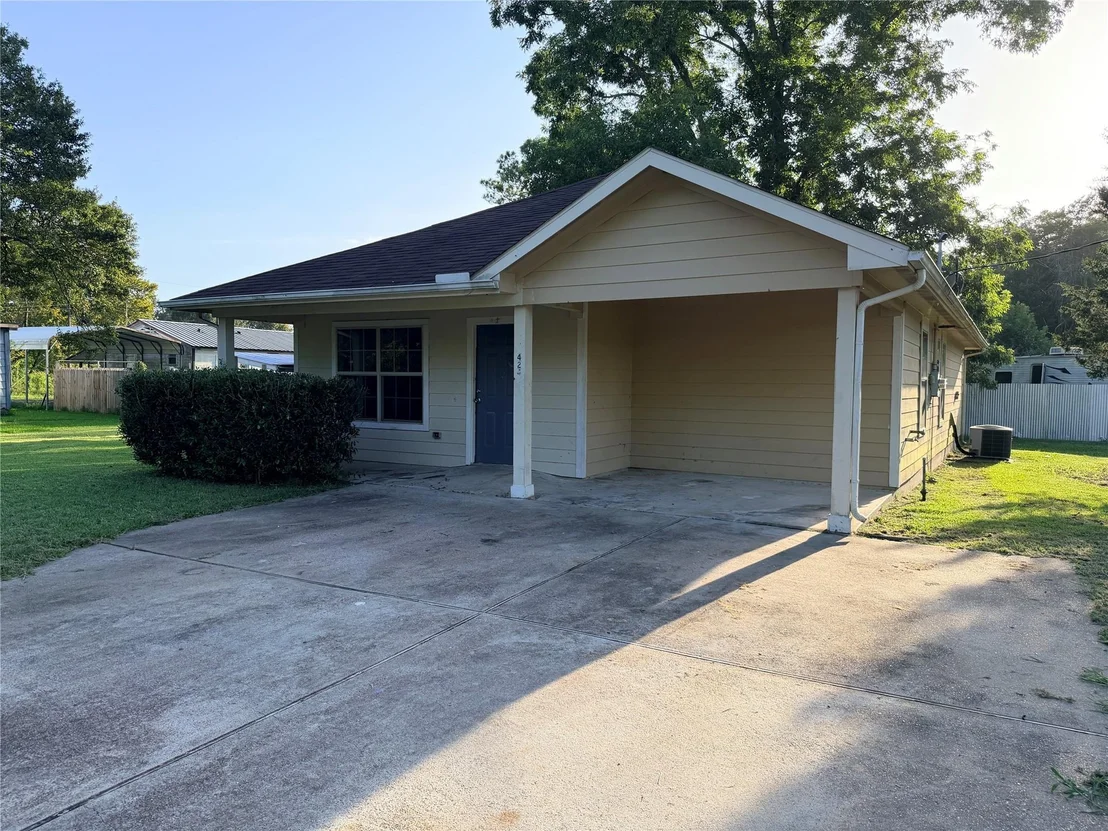 Photo of 424 Baker Circle