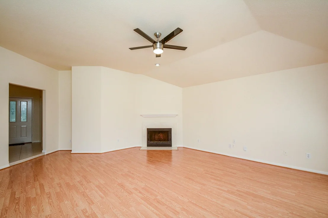 Photo of 9502 Coast Bridge Street