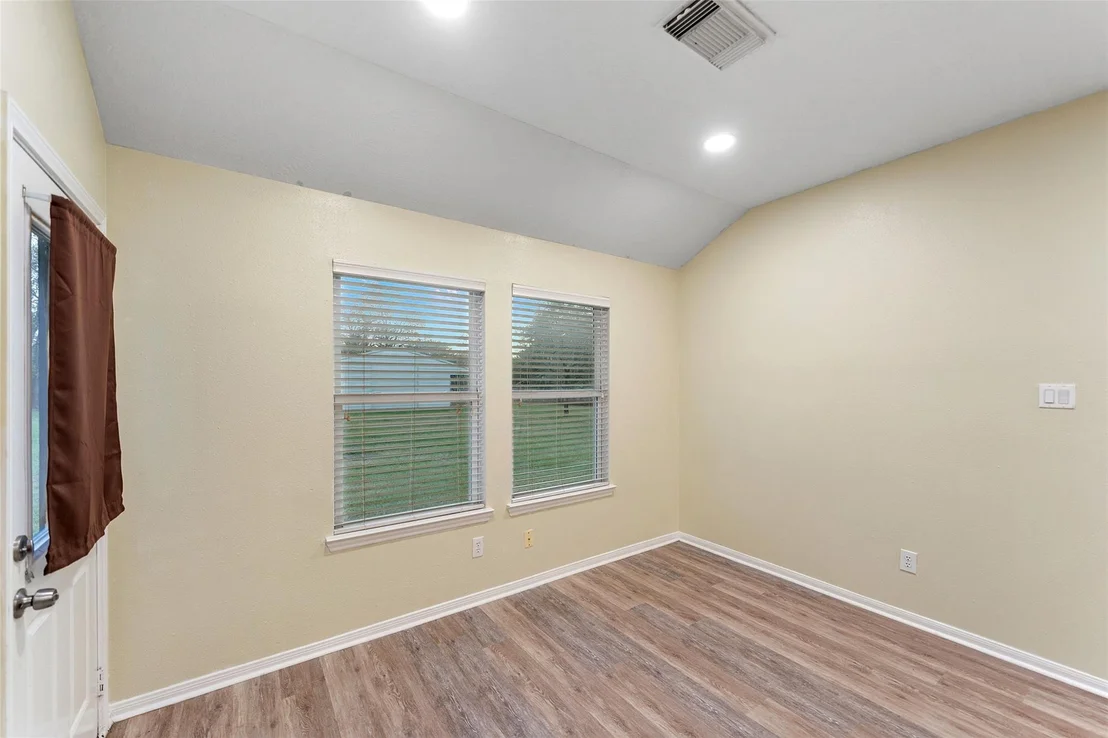 Photo of 118 Pin Oak Lane
