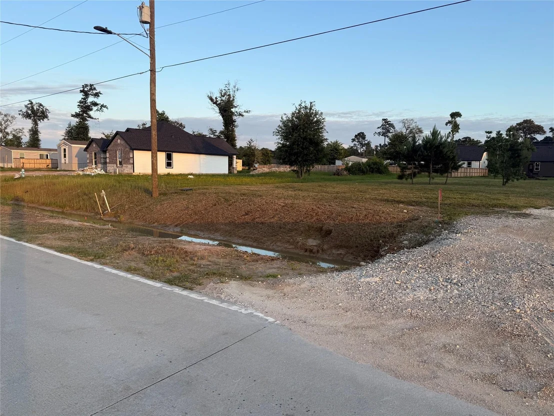 Photo of 1018 Exotic Pines Drive