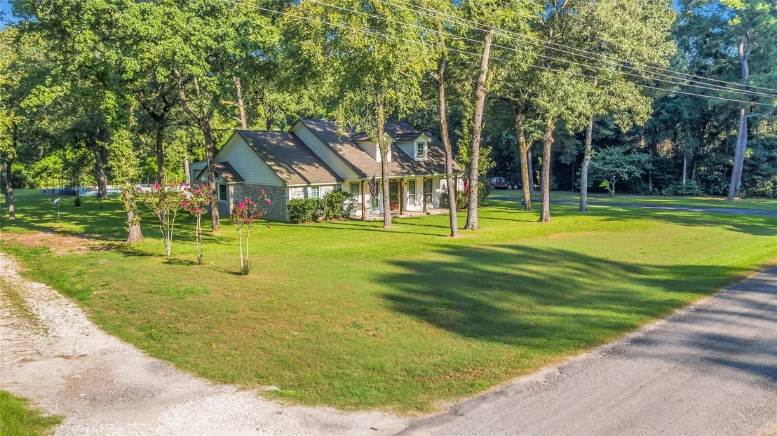 Photo of 27047 Holly Drive