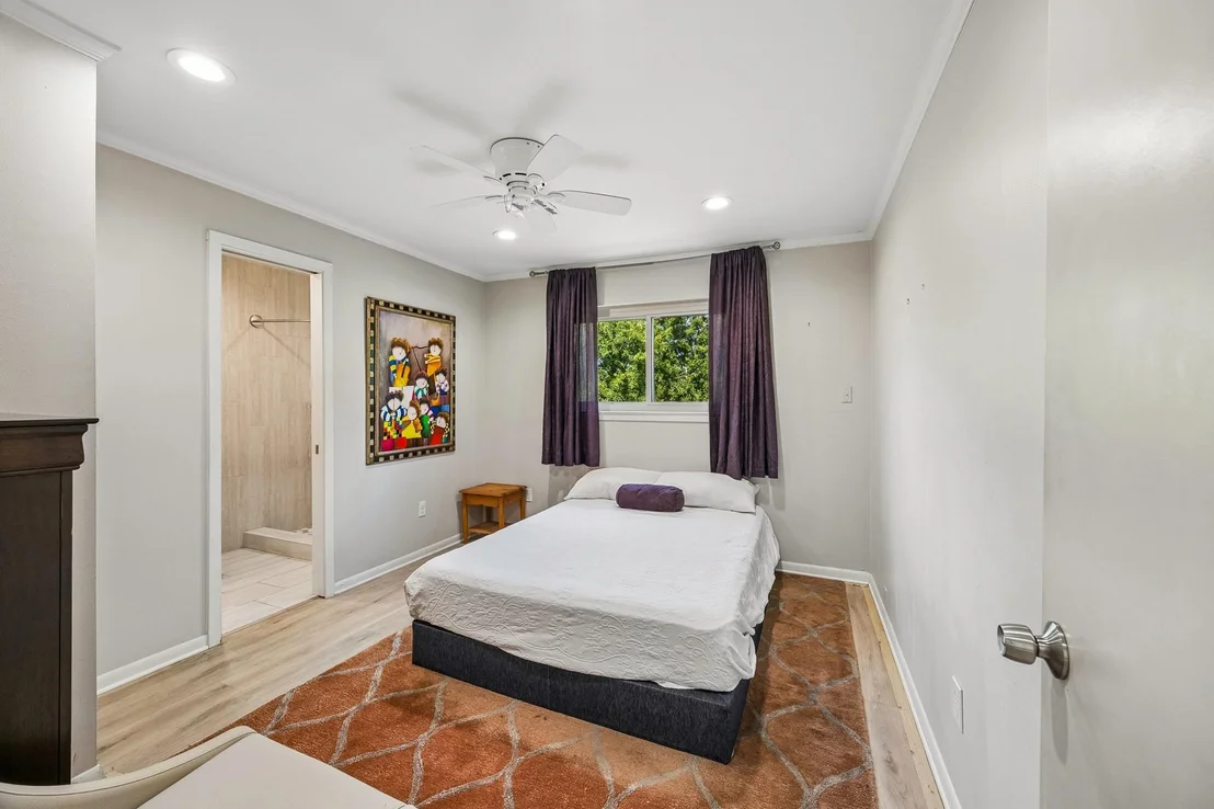 Photo of 9703 Oasis Drive