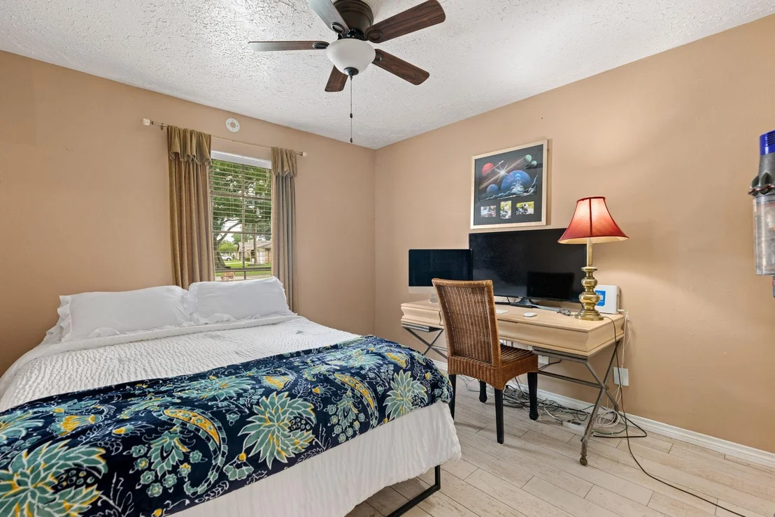 Photo of 1103 Pinecroft Drive