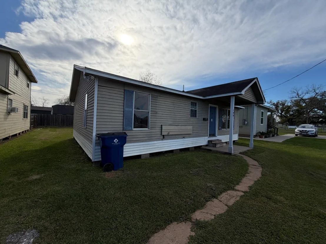 Photo of 406 Snow Drive