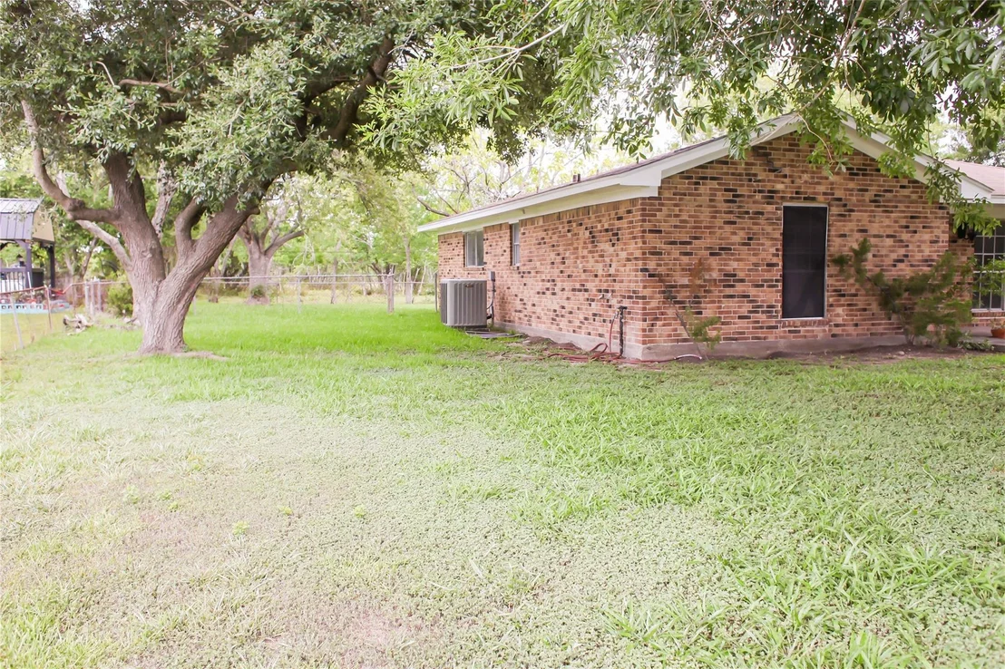 Photo of 912 Robinson Road