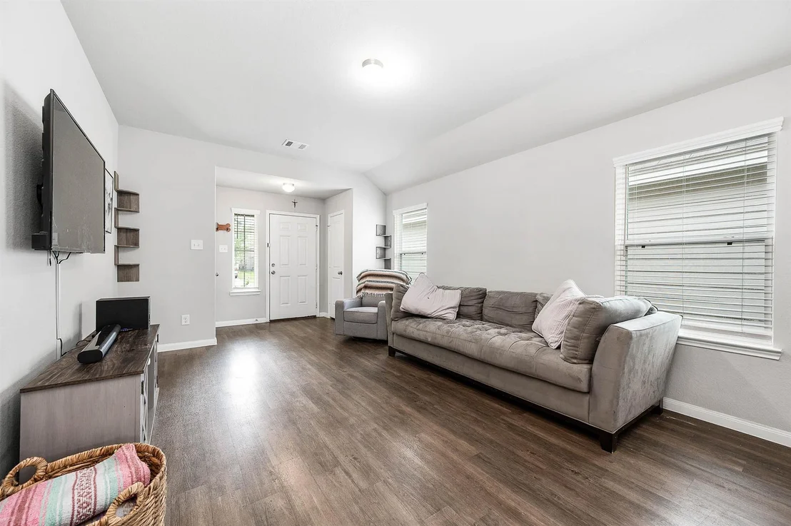 Photo of 17515 Greystanes Road