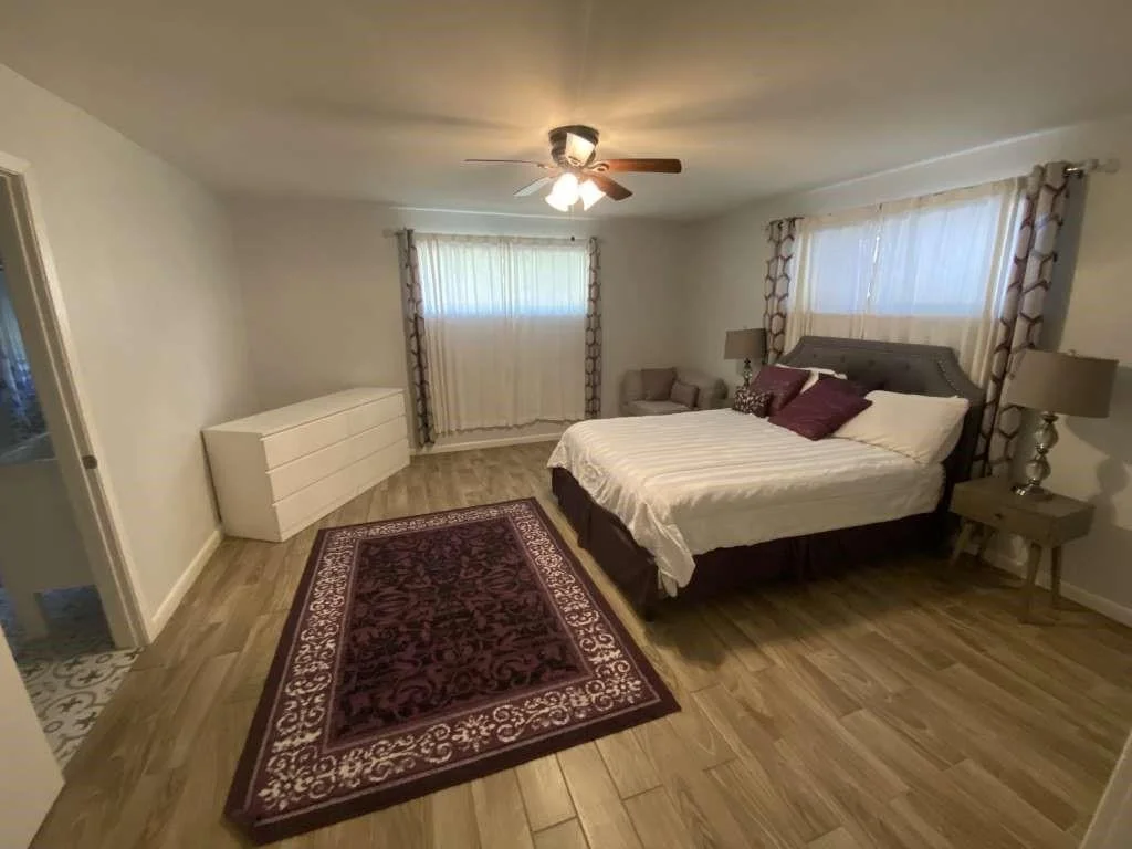 Photo of 5566 Beechnut Street